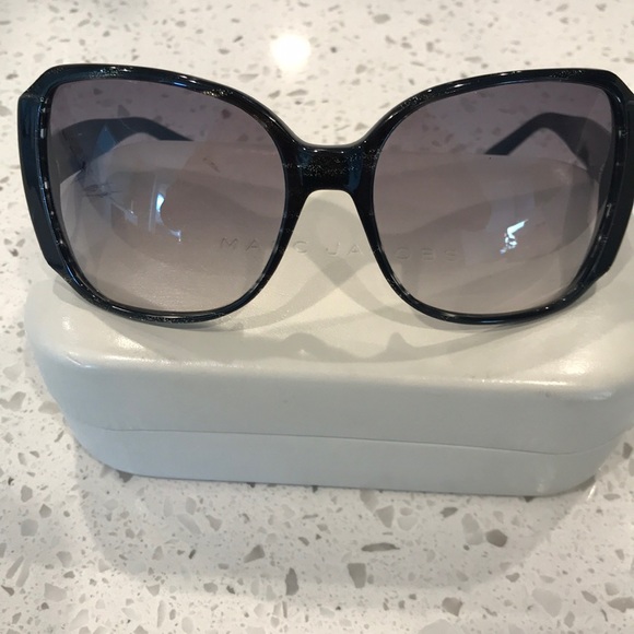 Marc Jacobs black and gold sunglasses - Picture 1 of 5